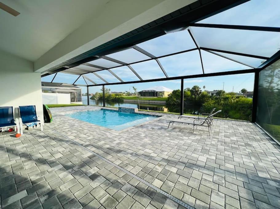Newly Built Villa Ballerina With Heated Pool And Incredible View Into Beautiful Arrowheadcanal ケープコーラル エクステリア 写真