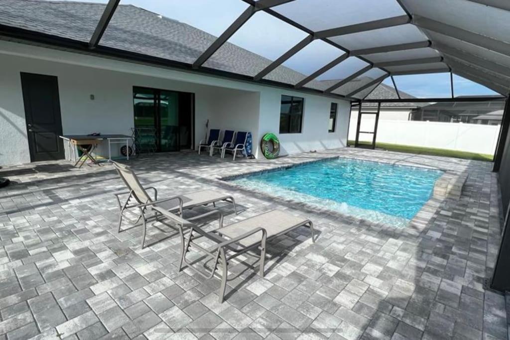 Newly Built Villa Ballerina With Heated Pool And Incredible View Into Beautiful Arrowheadcanal ケープコーラル エクステリア 写真