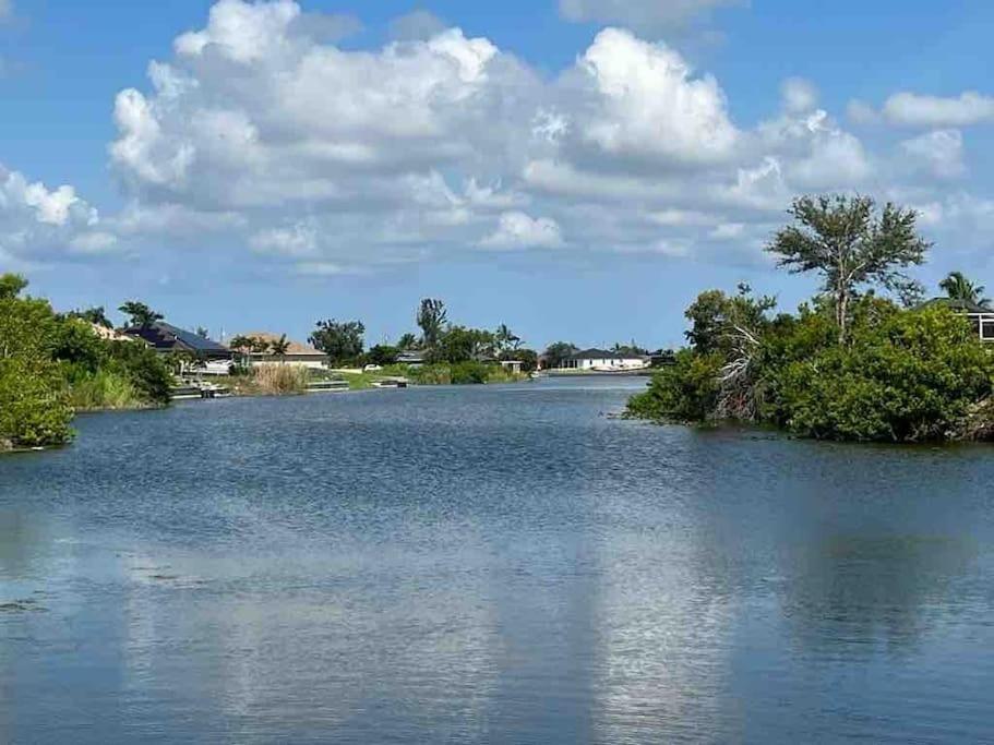 Newly Built Villa Ballerina With Heated Pool And Incredible View Into Beautiful Arrowheadcanal ケープコーラル エクステリア 写真